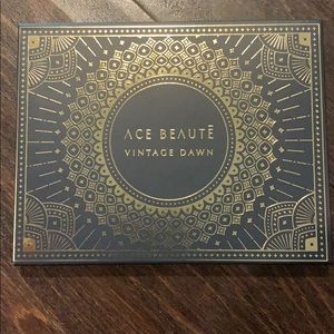 Ace Beaute Shadow Palette